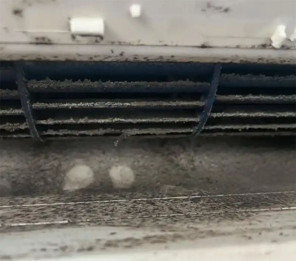 新昌空调吹的风有股烧焦味是怎么回事